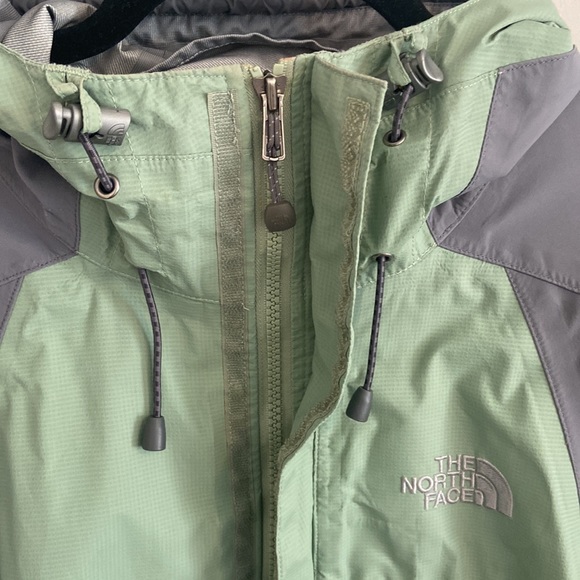 North Face Hyvent Green & Gray Jacket, Size Medium - Picture 4 of 10